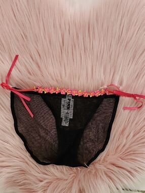 Brand New PINK VICTORIA'S SECRET FLORAL LACE MESH STRING BIKINI-XS